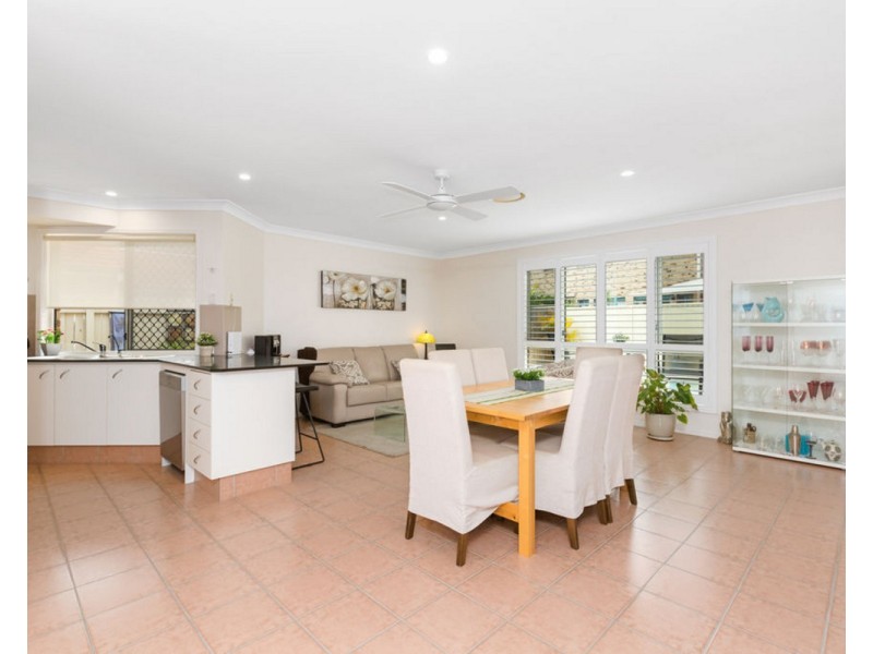 71 Avondale Drive, Banora Point NSW 2486