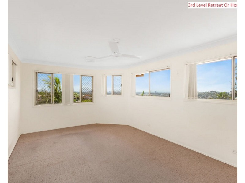 6 Kinross Close, Banora Point NSW 2486