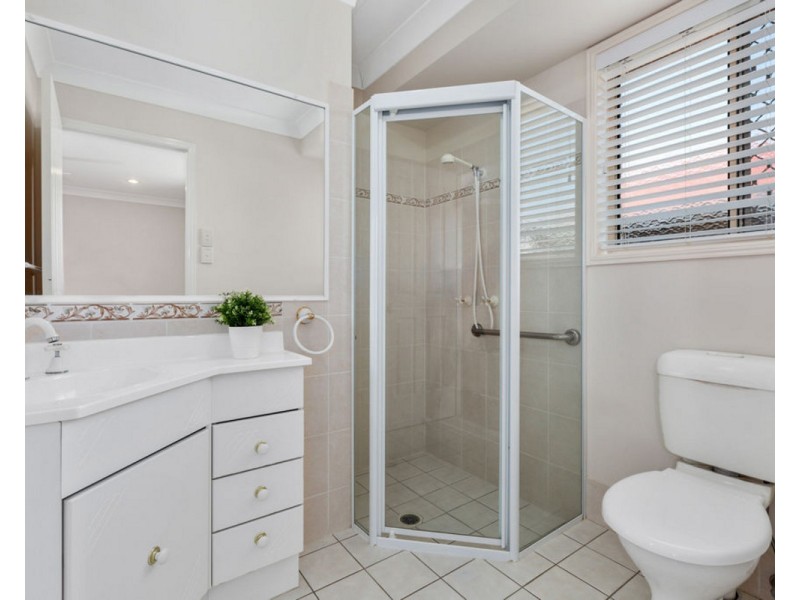 7 Narara Crescent, Banora Point NSW 2486