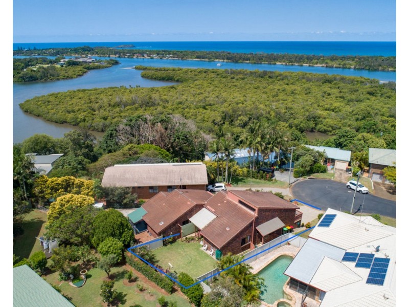 1/11 Allamanda Avenue, Banora Point NSW 2486