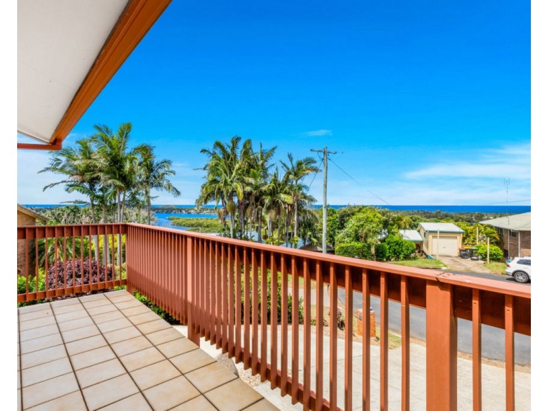 1/11 Allamanda Avenue, Banora Point NSW 2486