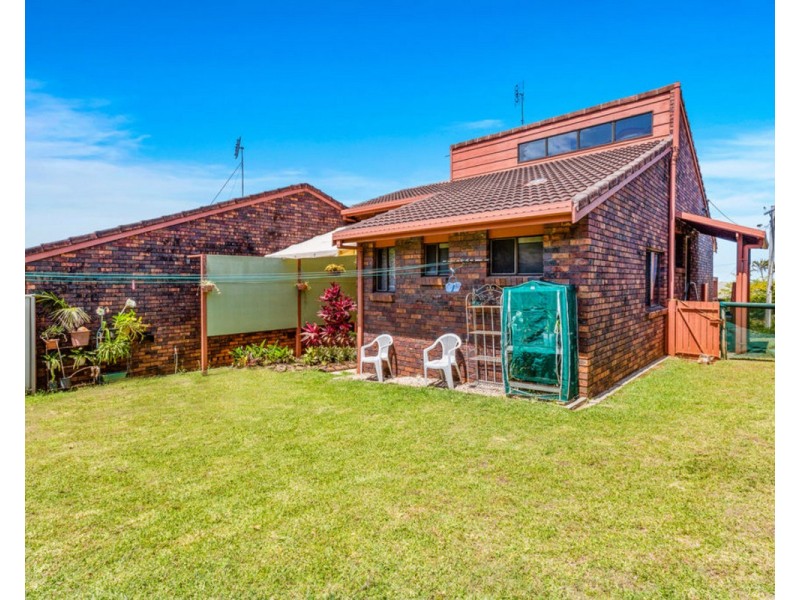 1/11 Allamanda Avenue, Banora Point NSW 2486