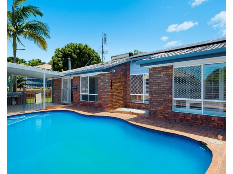 27 Amaroo Drive, Banora Point NSW 2486