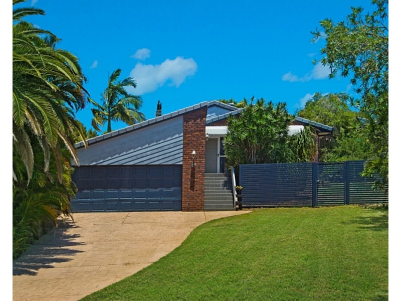 27 Amaroo Drive, Banora Point NSW 2486