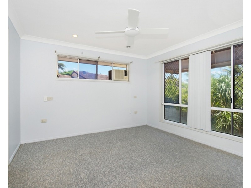27 Amaroo Drive, Banora Point NSW 2486