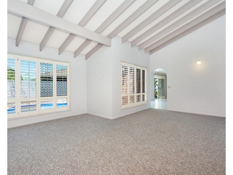 27 Amaroo Drive, Banora Point NSW 2486
