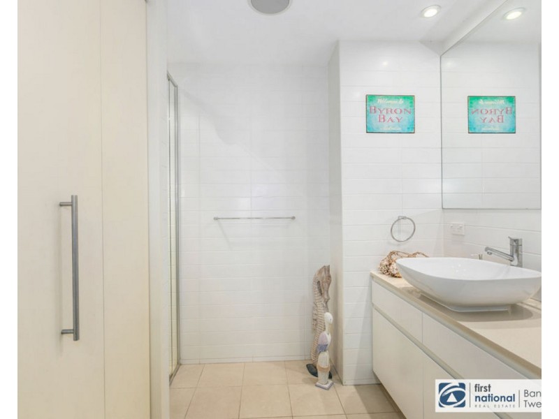 305/2 Creek Street, Kirra QLD 4225