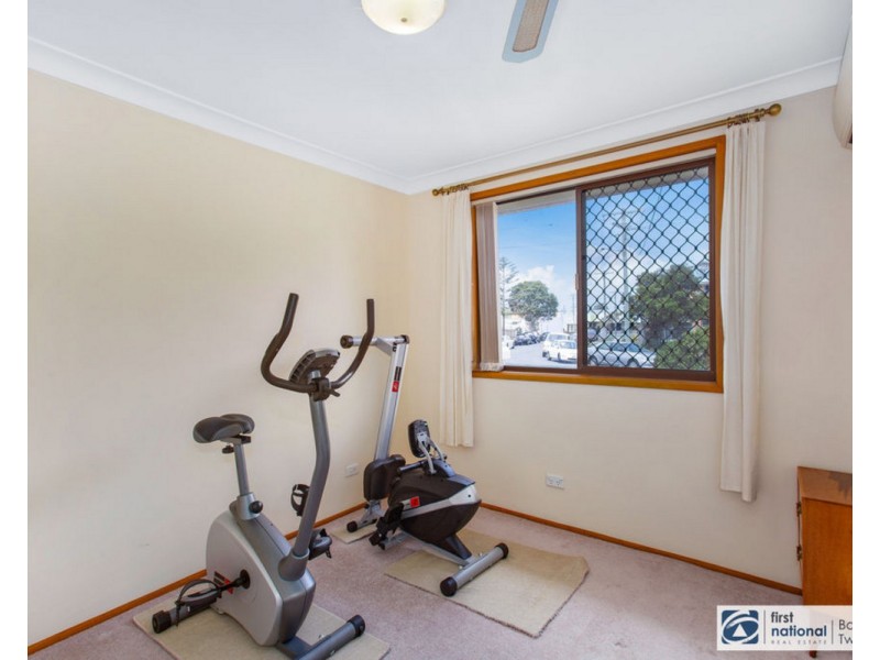 22 Blundell Boulevard, Tweed Heads South NSW 2486