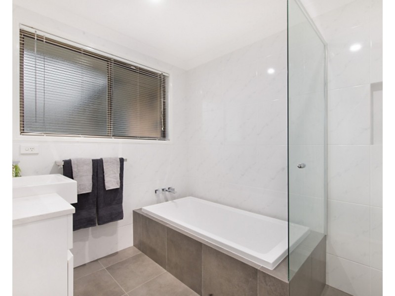 11 Nandina Terrace, Banora Point NSW 2486