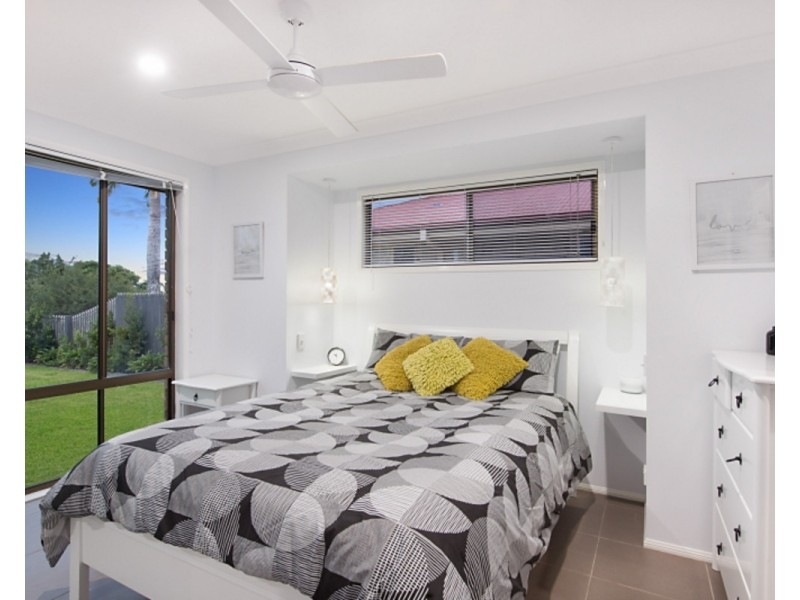 11 Nandina Terrace, Banora Point NSW 2486