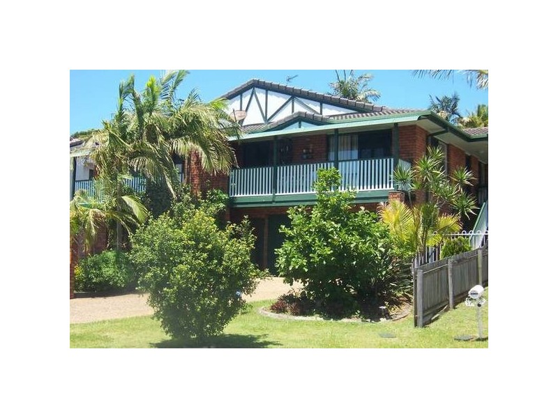 2/30 Honeymyrtle Dr, Banora Point NSW 2486