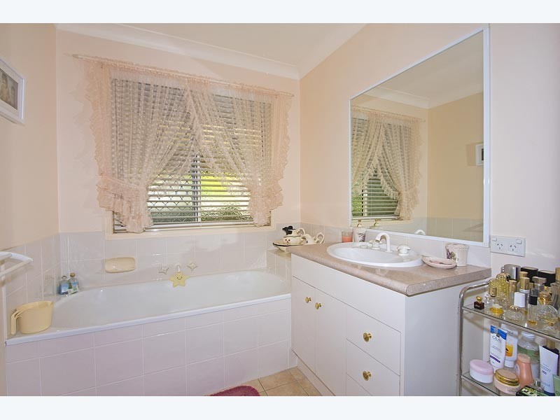 258 Darlington Dr, Banora Point NSW 2486