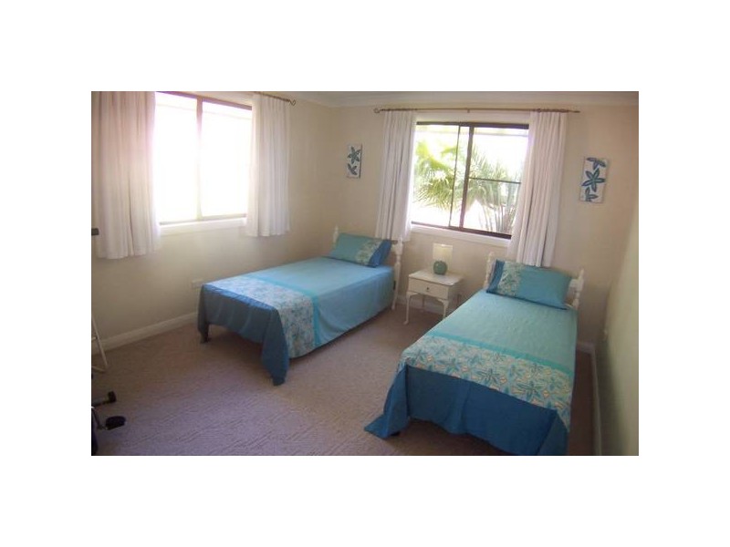 12 Jarrah Crescent, Ocean Shores NSW 2483