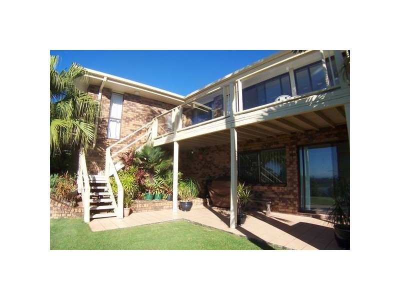 12 Jarrah Crescent, Ocean Shores NSW 2483