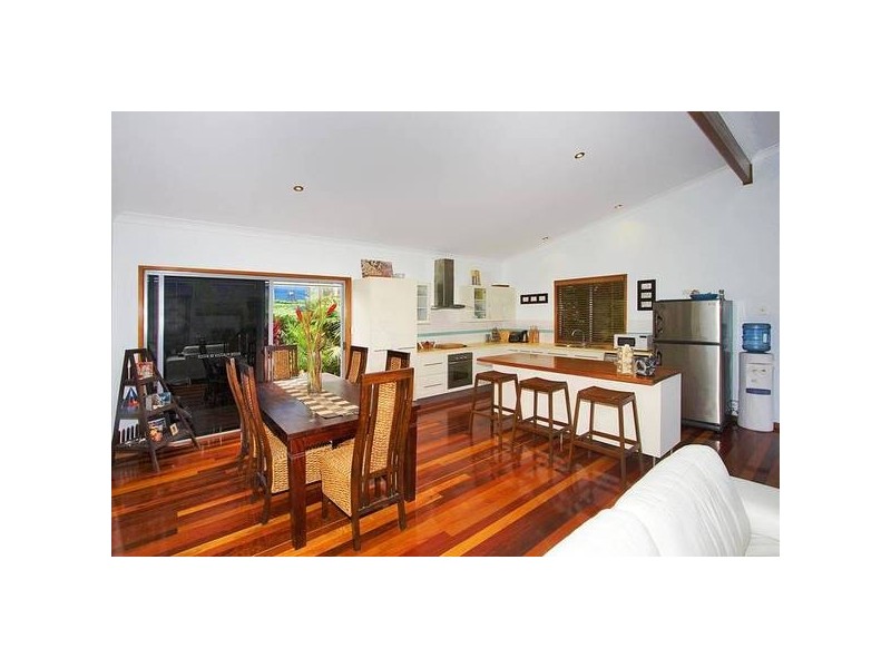 50 Martinelli Ave, Banora Point NSW 2486