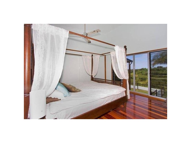 50 Martinelli Ave, Banora Point NSW 2486