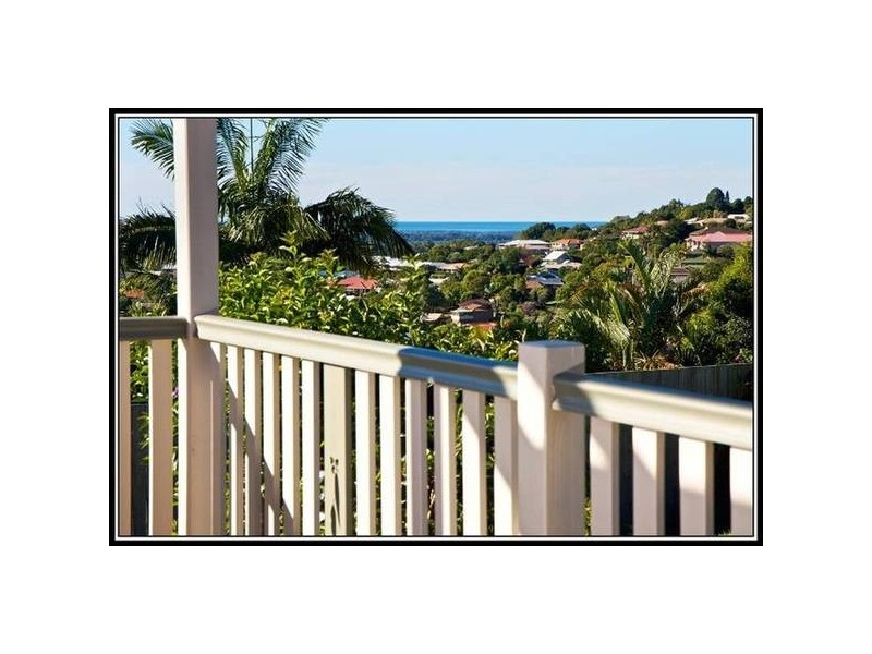 8 Federation Drive, Terranora NSW 2486