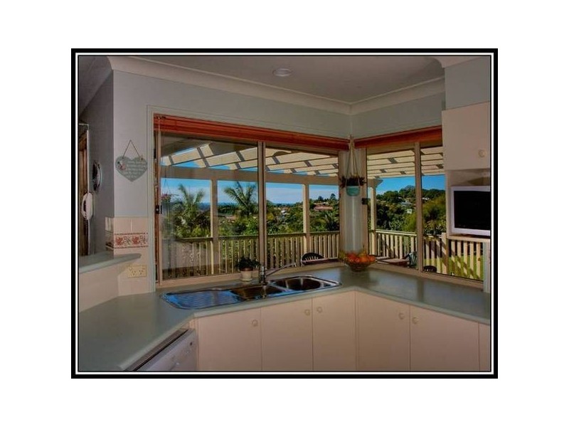 8 Federation Drive, Terranora NSW 2486