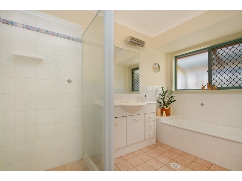 11 Winders Place, Banora Point NSW 2486