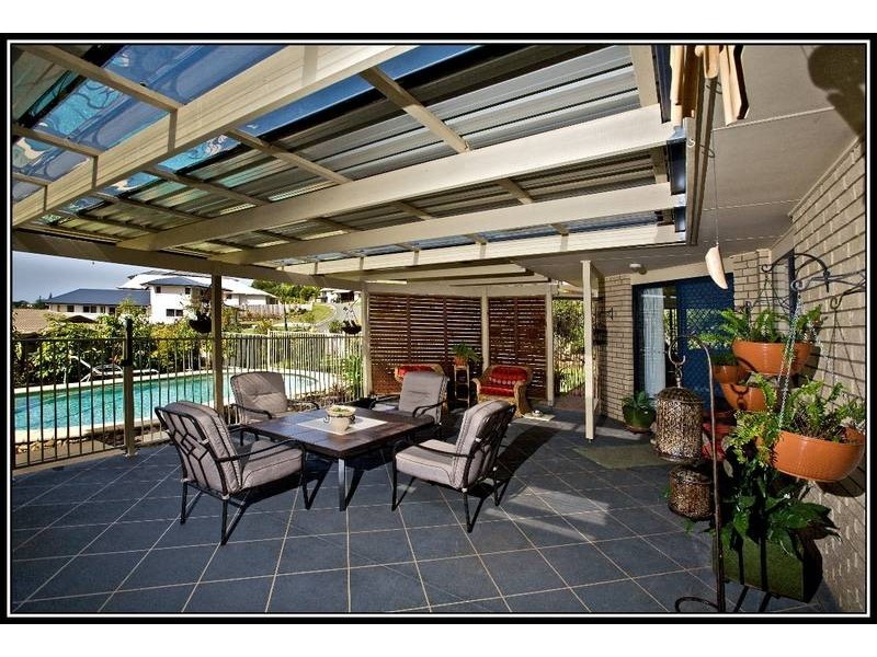 1 Buncrana Terrace, Banora Point NSW 2486