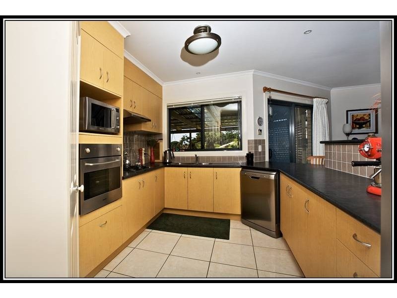 1 Buncrana Terrace, Banora Point NSW 2486