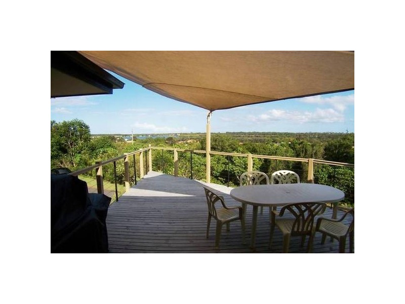 49 Old Ferry Rd, Cnr Mariners Cres, Banora Point NSW 2486