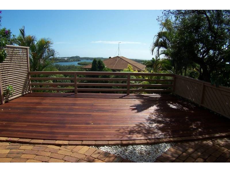 1 Dolphin Place, Banora Point NSW 2486