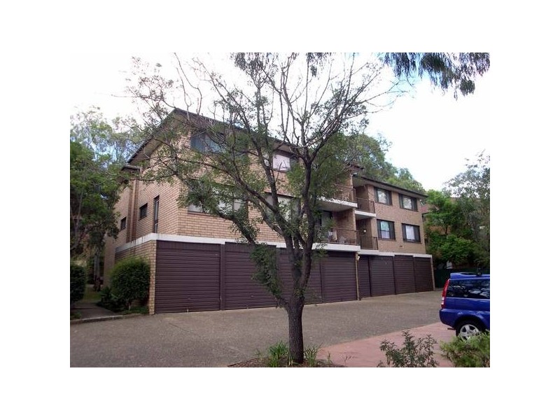 125 Oak ROAD, Kirrawee NSW 2232