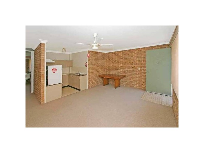 11 Tea Gardens Ave, Kirrawee NSW 2232