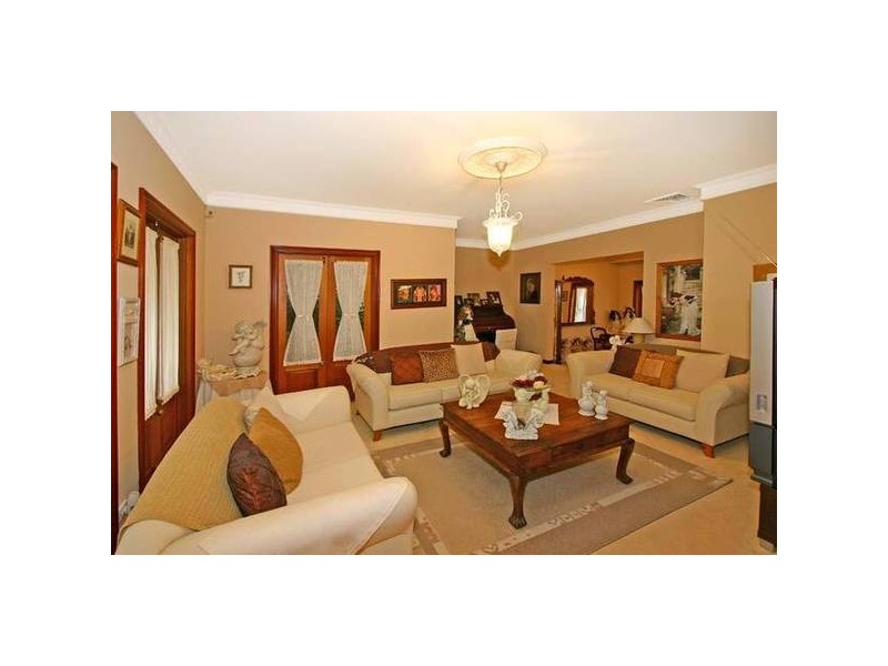 Blaxland Drive, Illawong NSW 2234