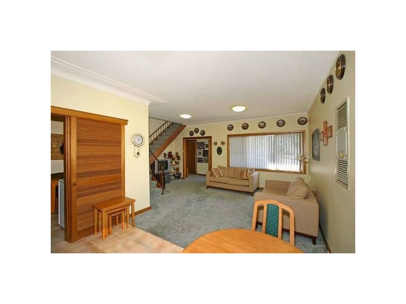 Avery Avenue, Kirrawee NSW 2232