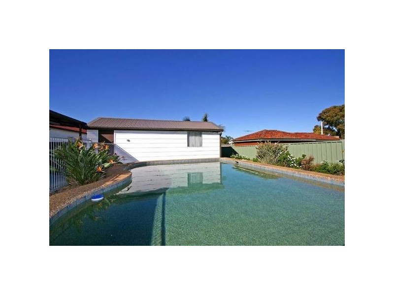 Avery Avenue, Kirrawee NSW 2232
