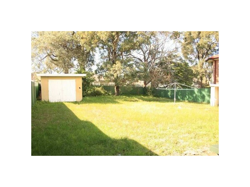 15 Best Crescent, Kirrawee NSW 2232