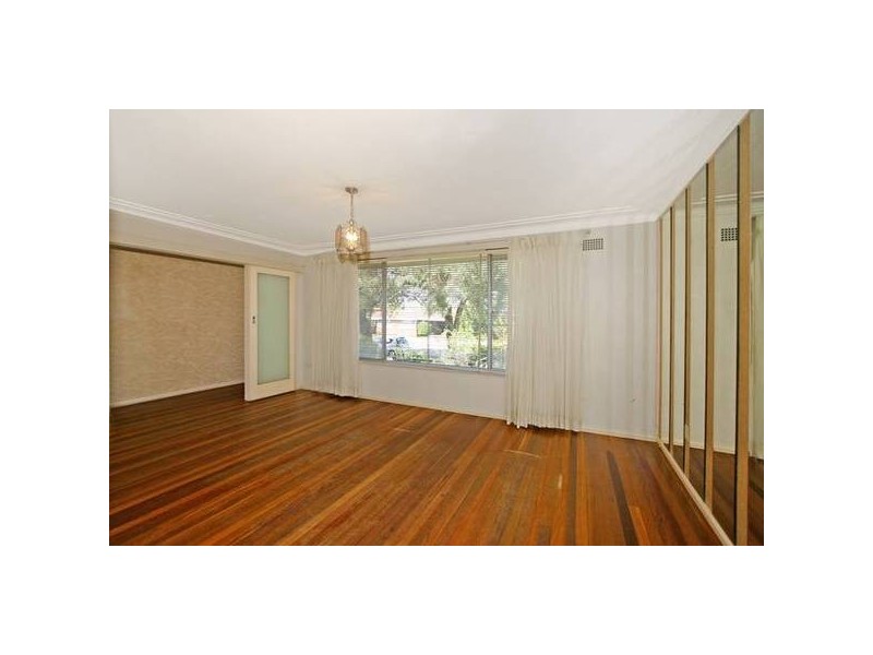 9 Queanbeyan Ave, Miranda NSW 2228