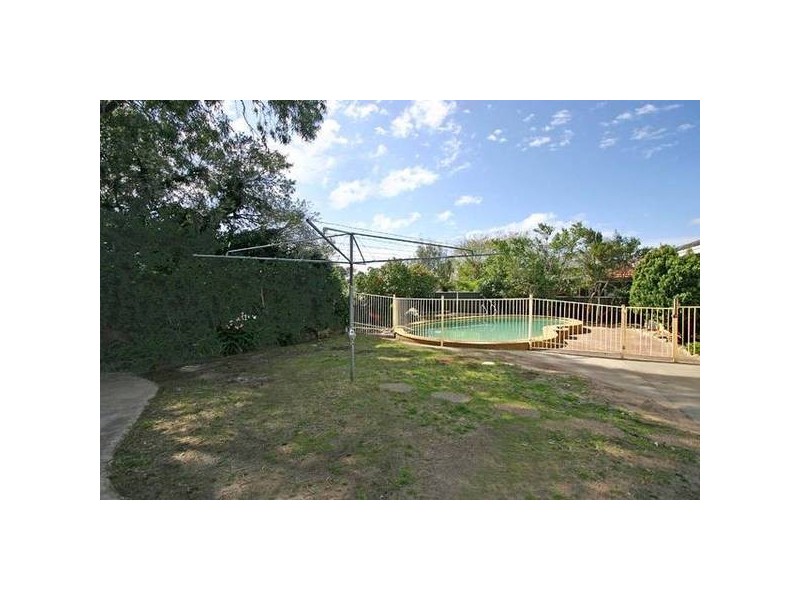 9 Queanbeyan Ave, Miranda NSW 2228
