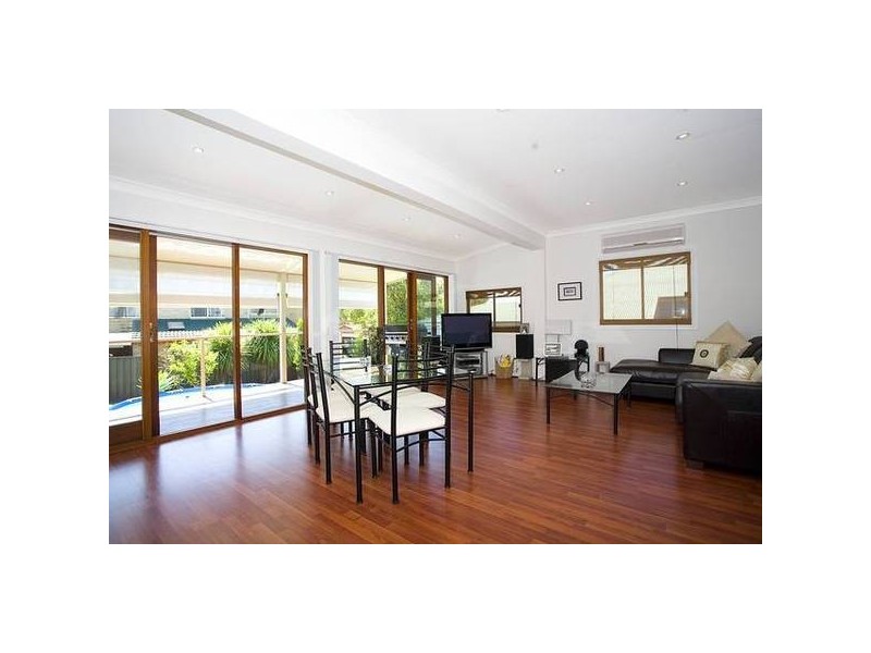 93 Oak Road, Kirrawee NSW 2232