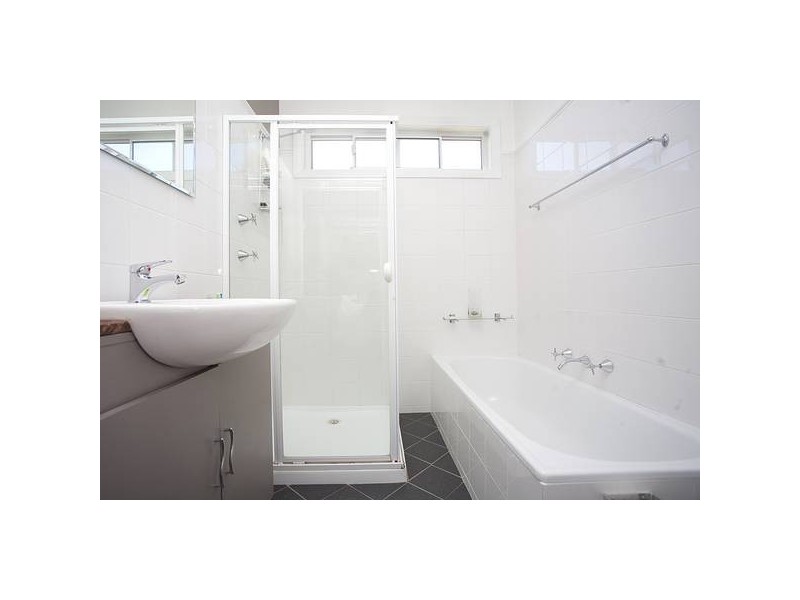 93 Oak Road, Kirrawee NSW 2232