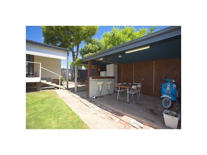 93 Oak Road, Kirrawee NSW 2232