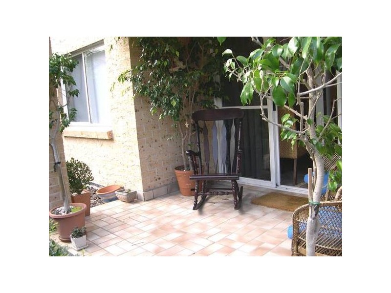 59 Flora Street, Kirrawee NSW 2232