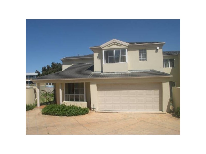 21 Kirk Cresent, Kirrawee NSW 2232