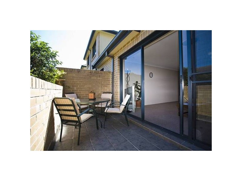 6/94 Karimbla Road (Cnr Kiora Rd – Enter Kiora Rd next to Miranda Post Office), Miranda NSW 2228