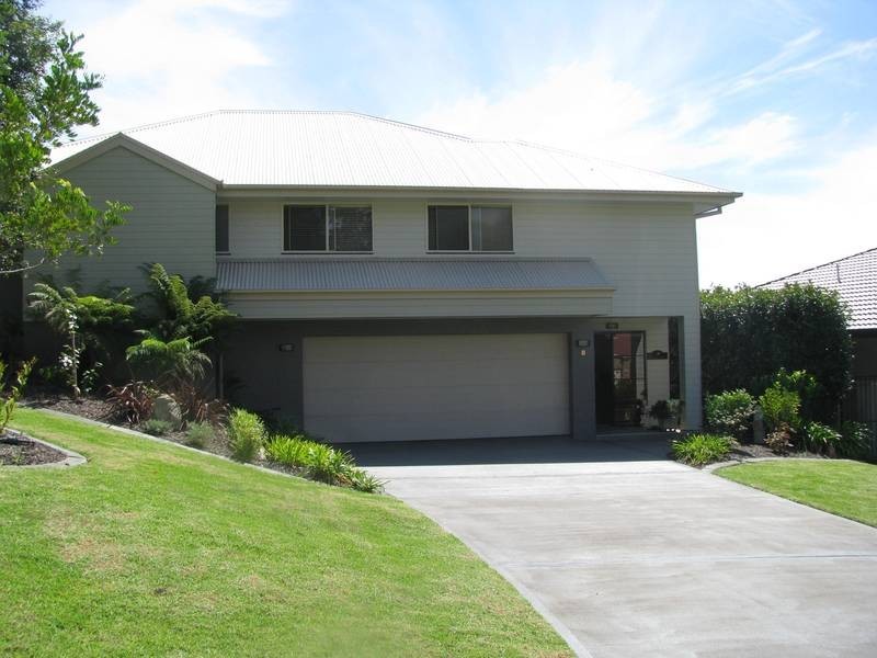 8 COX PLACE, Sunshine Bay NSW 2536