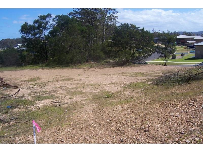 1 Broomfield Crescent, Long Beach NSW 2536
