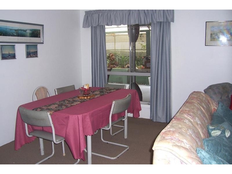 4 Johnson Place, Surf Beach NSW 2536