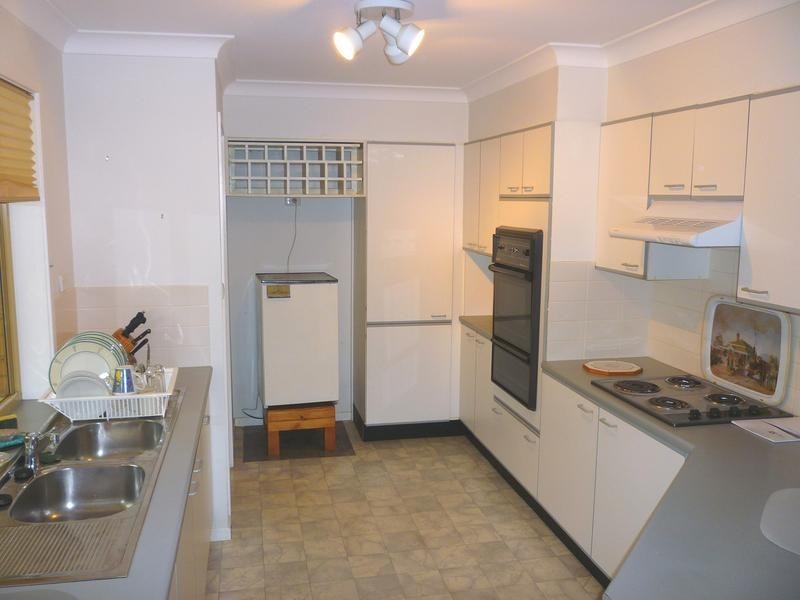 18 Thomas Mitchell Crescent, Sunshine Bay NSW 2536