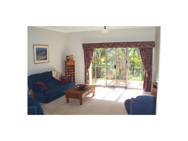 5 Burri Palm Way, Surfside NSW 2536