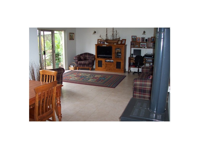 5 Burri Palm Way, Surfside NSW 2536