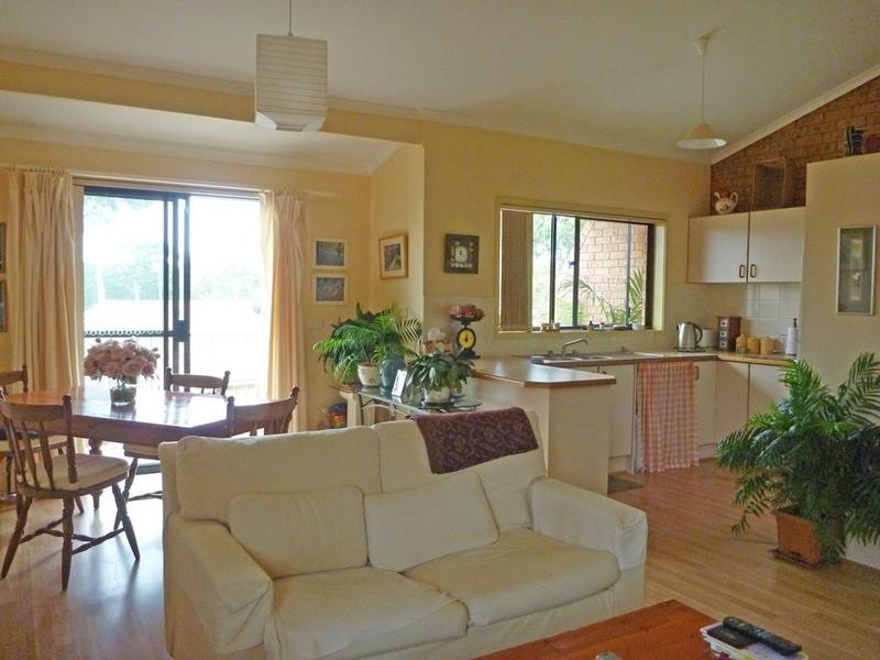 12/2 Eric Fenning Drive, Surf Beach NSW 2536