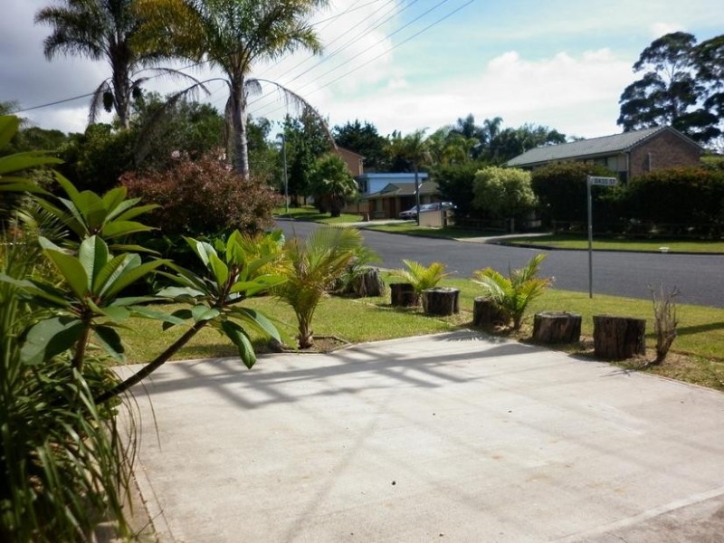 71 Pacific Road, Surf Beach NSW 2536