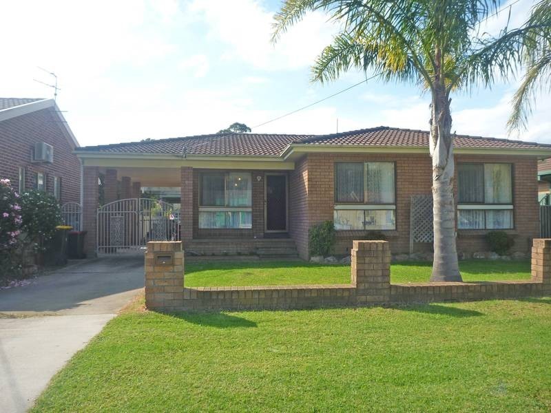 1 Clare Crescent, Batehaven NSW 2536